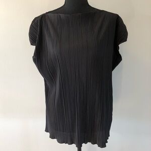 Women’s Nordstrom Rack Black Pleated short sleeve Blouse size L